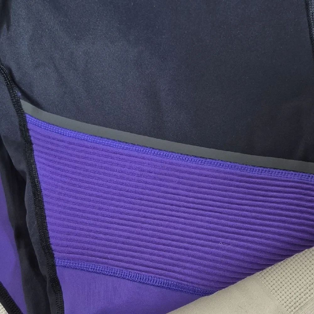 On Running Women's Black & Purple Tights Long - Picture 12 of 16